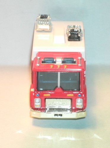 1/84 Scale Mack Auxiliary Power / Floodlight Heavy Rescue Fire Truck 3" Matchbox - Picture 6 of 8