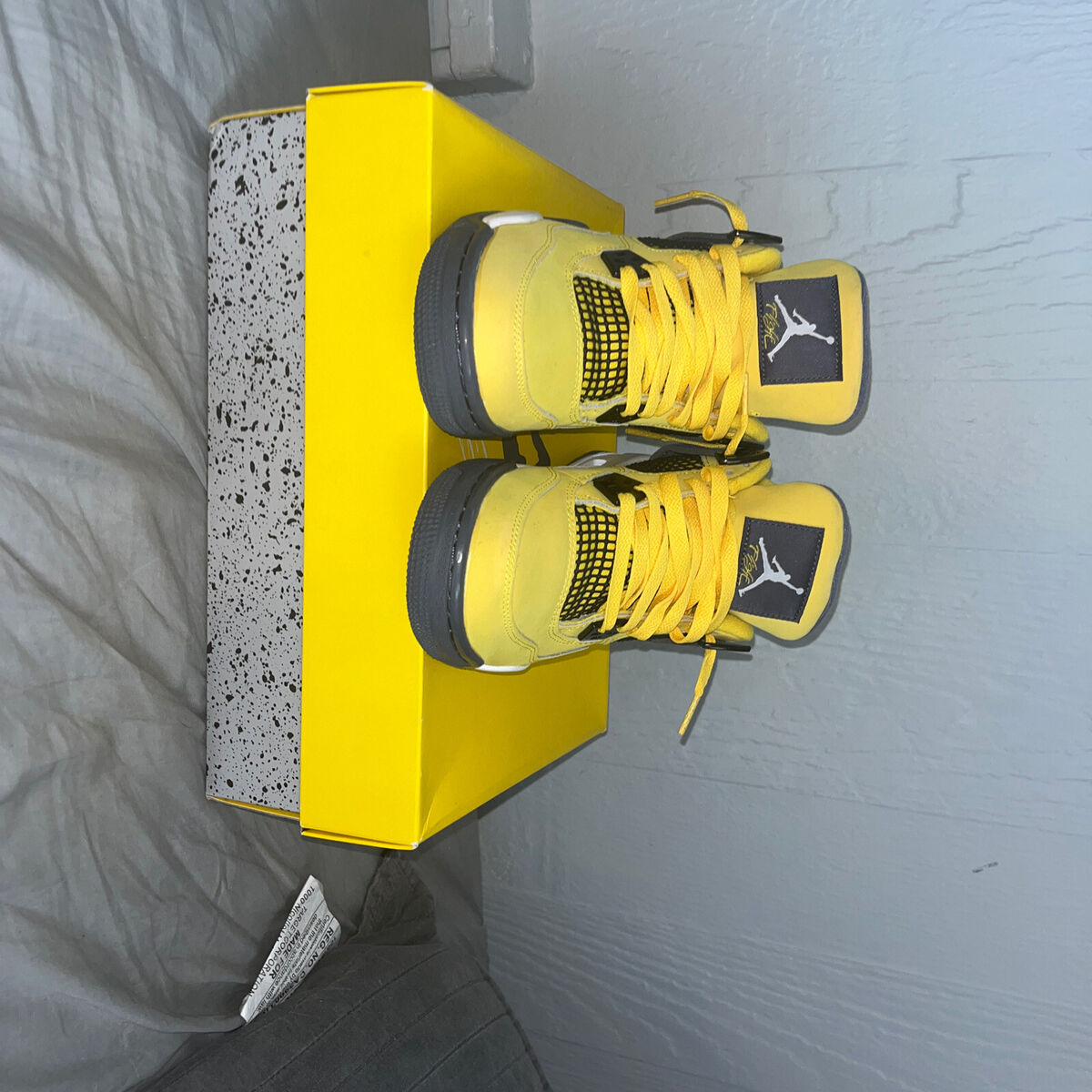 Nike Air Jordan 4 Retro Lightning Tour Yellow 2021 GS Size Nike Air Jordan 4 Retro Lightning Tour Yellow 2021 GS Size