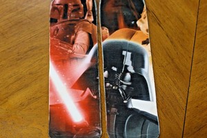 STAR-WARS-Socks-Dark-Vador-Watch-Star-Wars-movies-with-these-socks-on