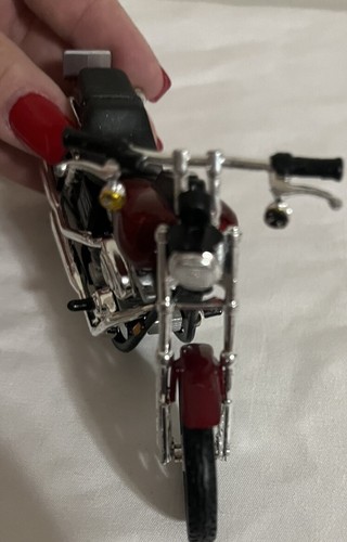 Maisto Harley Davidson Motorcycle XL1200C Sportster 1200 Custom 1:18 Loose