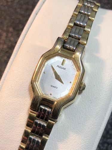 Vintage Pulsar By Seiko Women’s Dress Watch Octagon Wristwatch New Battery - Picture 11 of 17