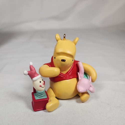 2000 Hallmark Disney "Piglet's Jack-in-the-Box" Winnie Pooh Christmas Ornament - Picture 2 of 11