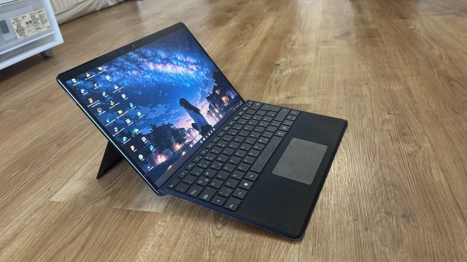 Microsoft Surface Pro 8 Schwarz | i5 | 8GB RAM | 256GB SSD | Keyboard & Ladegerä - Bild 4 von 4