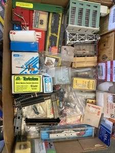 N Scale Detail Parts Spare Kitbash Shell Engine Building Kit Track Vehicle Lot