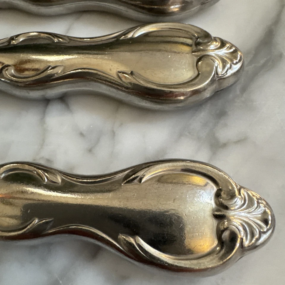 Cuchillos de cena cubiertos de acero inoxidable Rogers Bros Cotillion-Int'l Silver 1847 Foto 2 de 4