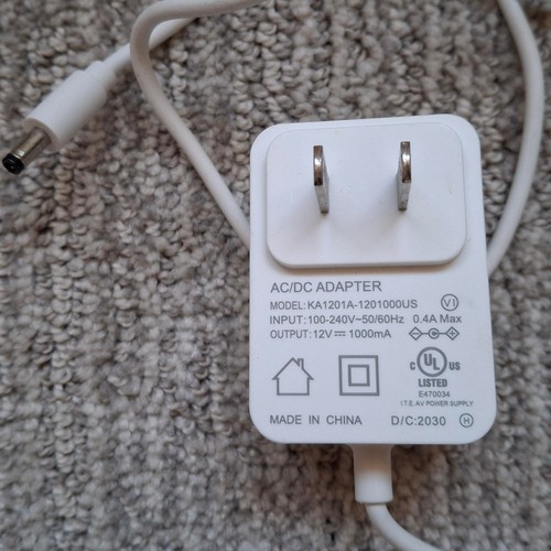 Wyze Cam Outdoor Base Station (Model WVODB1) w/ Power Adapter KA1201A - Picture 7 of 7