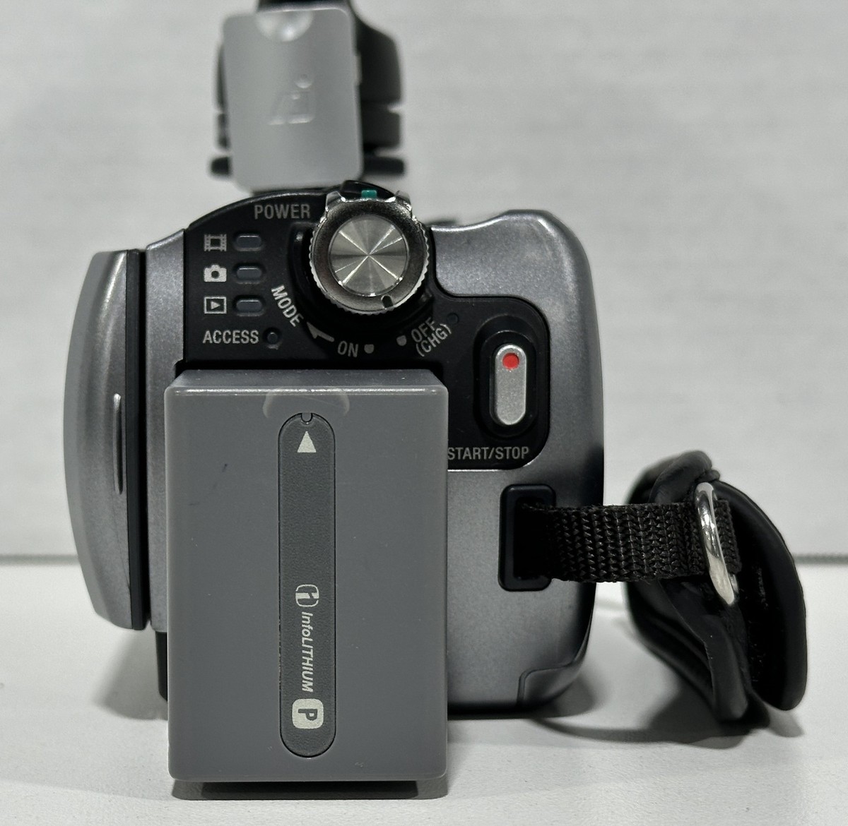 Sony Handycam DCR-SR60 30GB HDD 12x Optical Zoom Compact Digital
