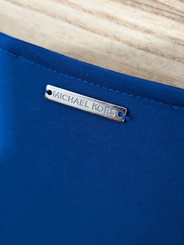 Camiseta deportiva boho elástica Michael Kors azul manga campana para mujer mediana con cordones Foto 3 de 4