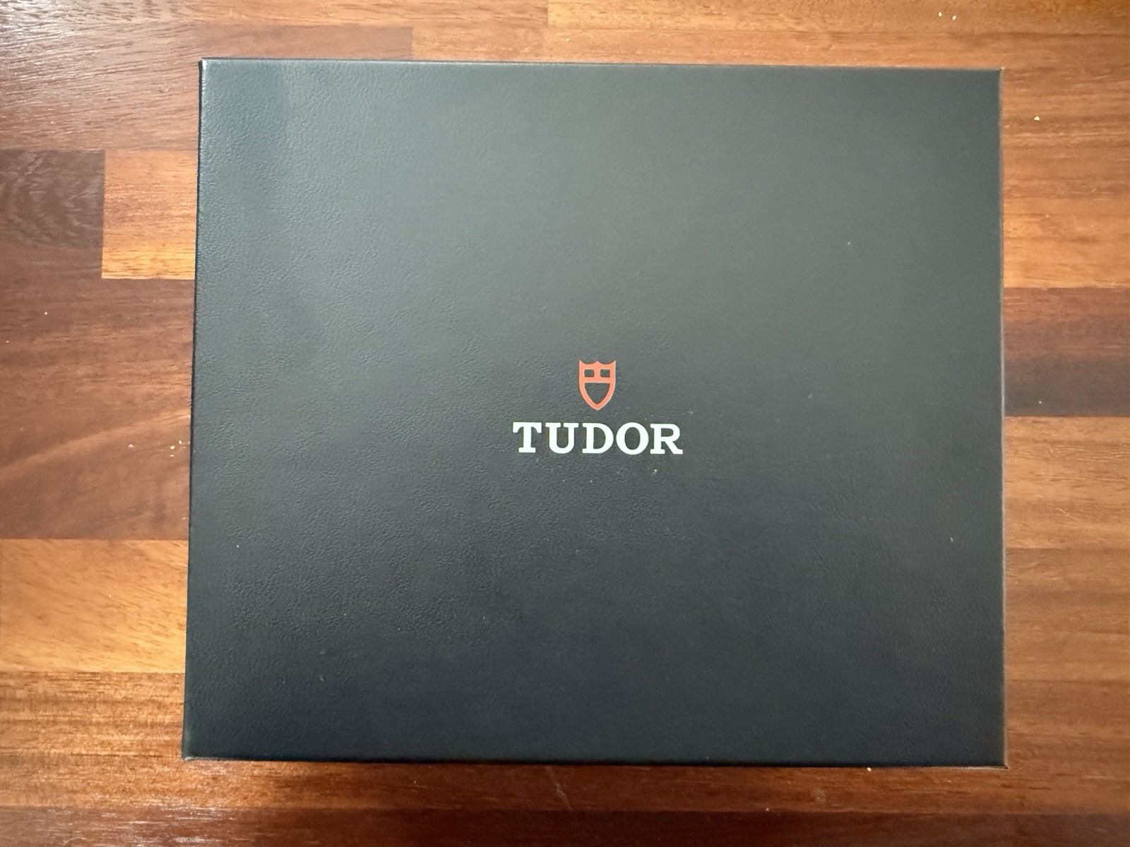TUDOR Black Bay Burgundy Bezel, Model