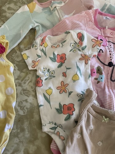 Girl's Baby Clothing lot Bundle Newborn to 3 Months Gerber, Granimals, Carters - Picture 4 of 11