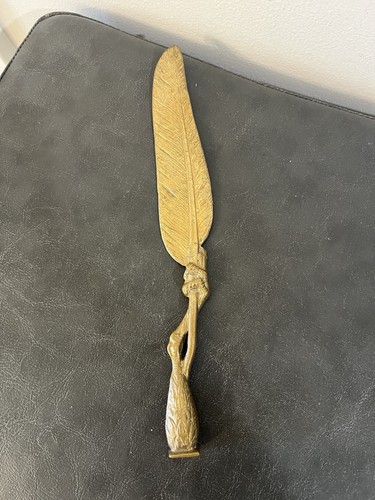 Antiguo abrecartas francés de plumas y garra de bronce - Imagen 9 de 12