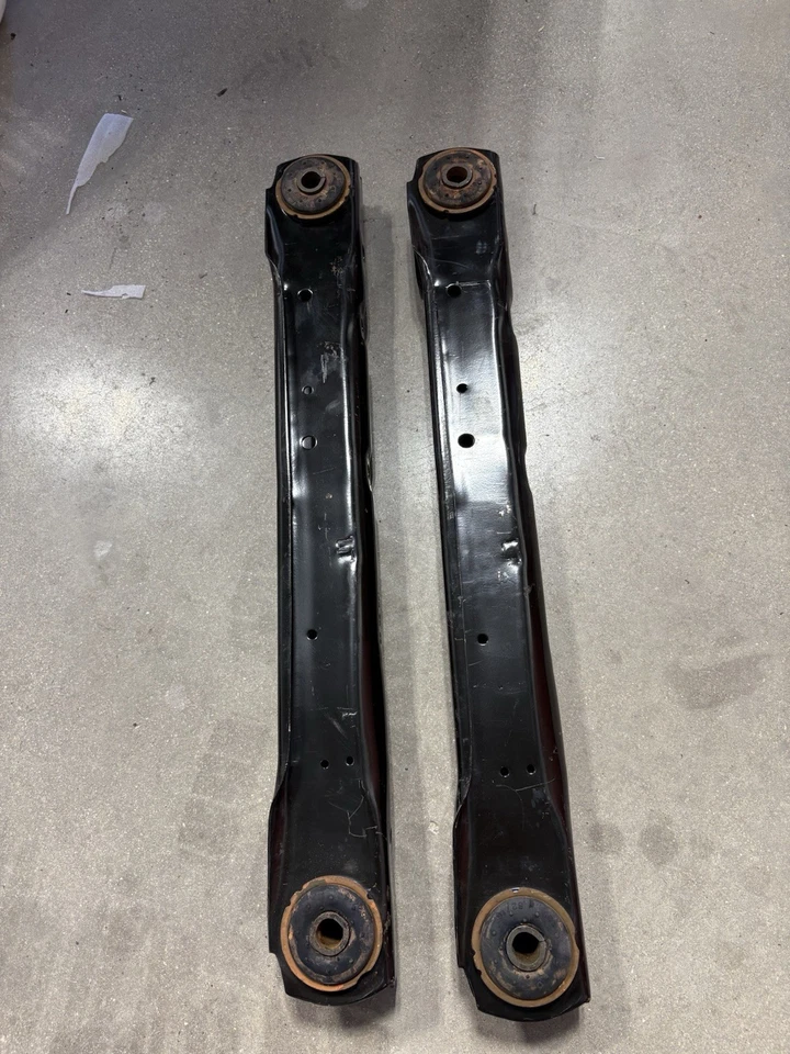 Brazos de control inferiores traseros Chevy Impala SS Caprice Roadmaster 1994-1996 OEM - Par Foto 3 de 4