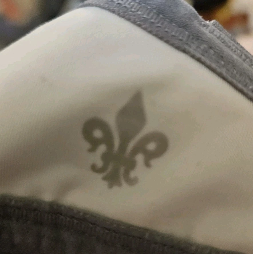 Sujetador deportivo Lily of France blanco gris, talla mediana, copa B Foto 4 de 4