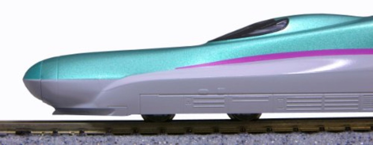 KATO N Scale 10-857 JR Shinkansen Bullet Train Series E5