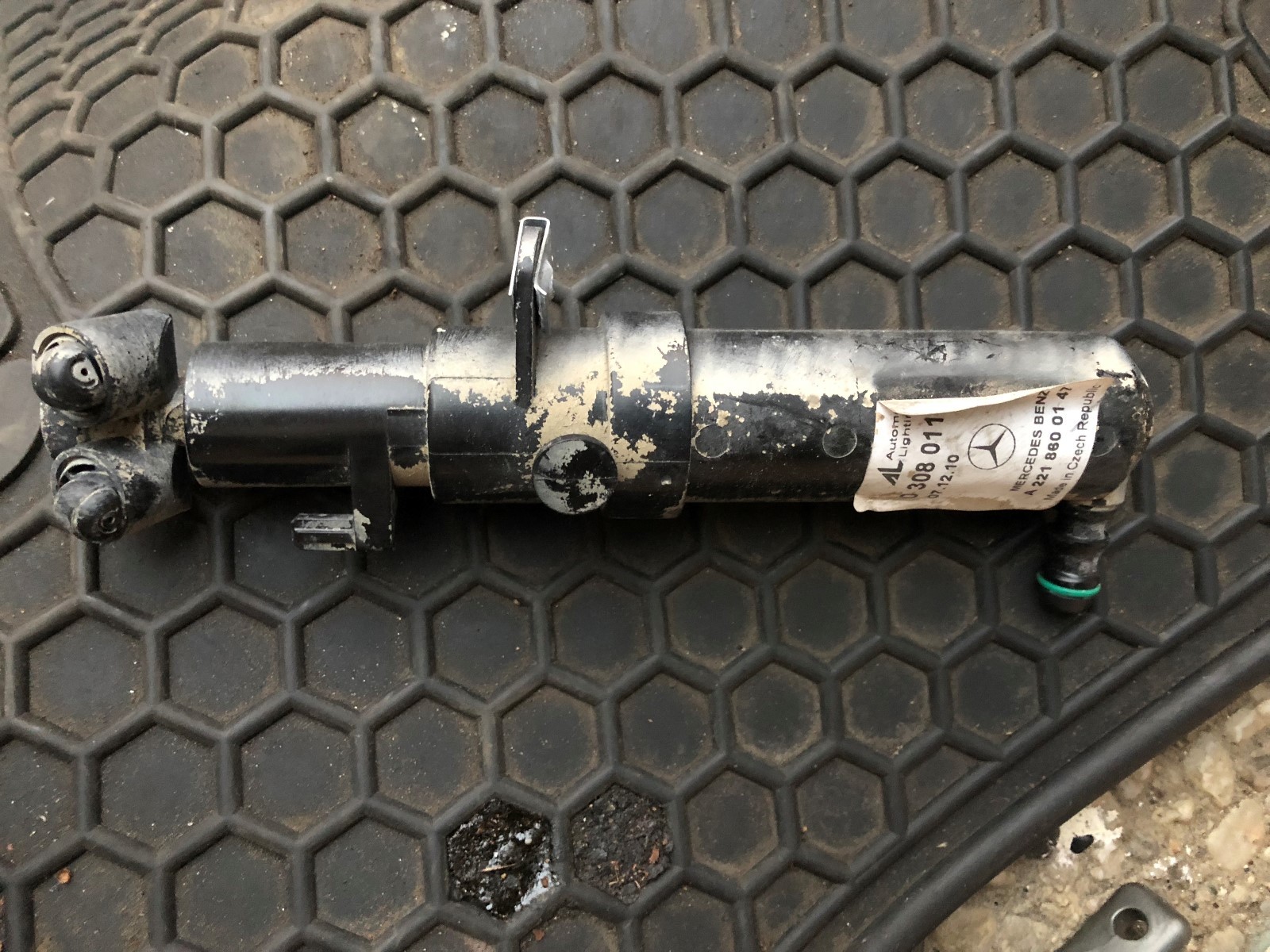 2007-2013 Mercedes-Benz W221 S550 S63 S65 S600 S400 headlight washer jet spray L