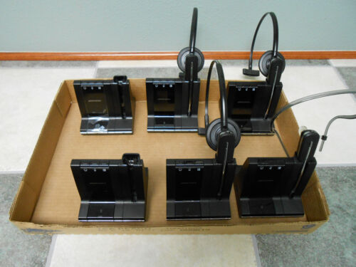 6 bases de casque sans fil Plantronics WO2, 4 casques, blocs d'alimentation et câbles - Photo 1/3