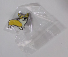 Novelty Brooch Hat Tie Tac Lapel Pin - Yellow  White Corgi Dog - New