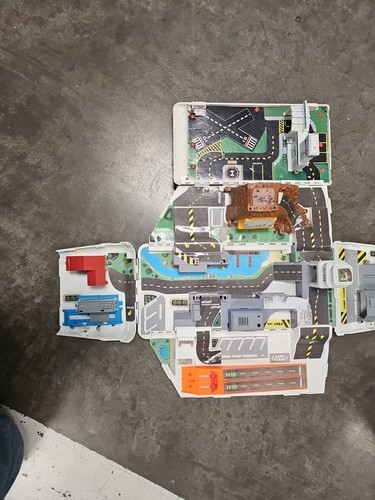 Vintage Micro Machines Super Van City Camper RV Fold Out Playset 1991 Galoob - Picture 3 of 4