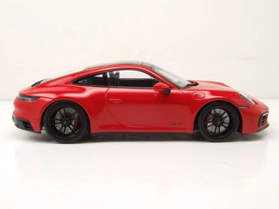 Porsche 911 Carrera 4 GTS 2020 Rosso Modellino Auto 1:18 Minichamps - Immagine 4 di 4