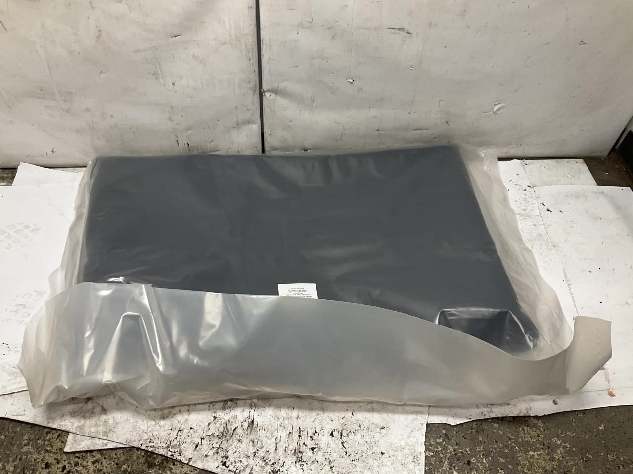 21-27 Bentley Bentayga Luggage Compartment Partition Q