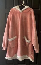 Bedsure Wearable Hooded Blanket Pink Sherpa Lined Cozy Snuggle Lounge - One Size