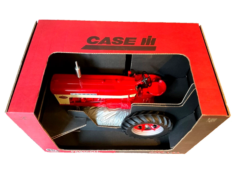 RARE ERTL, 1990's McCormick Farmall 806 Diesel Tractor, JE 1/8 Scale Models, NIB - Image 4 of 4