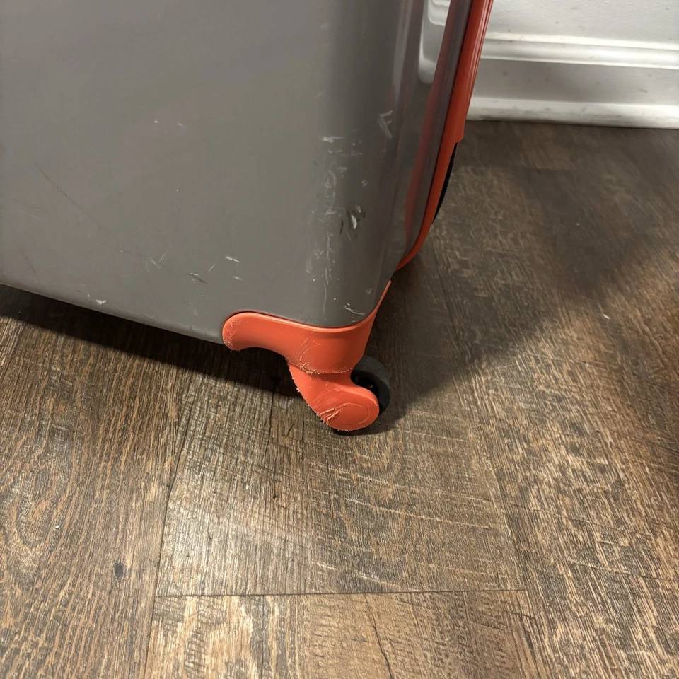 Mia Toro Set Of 2 Travel Luggage Hard Shell Spinner Suitcase STYLISH TRAVELLER - Image 4 of 4