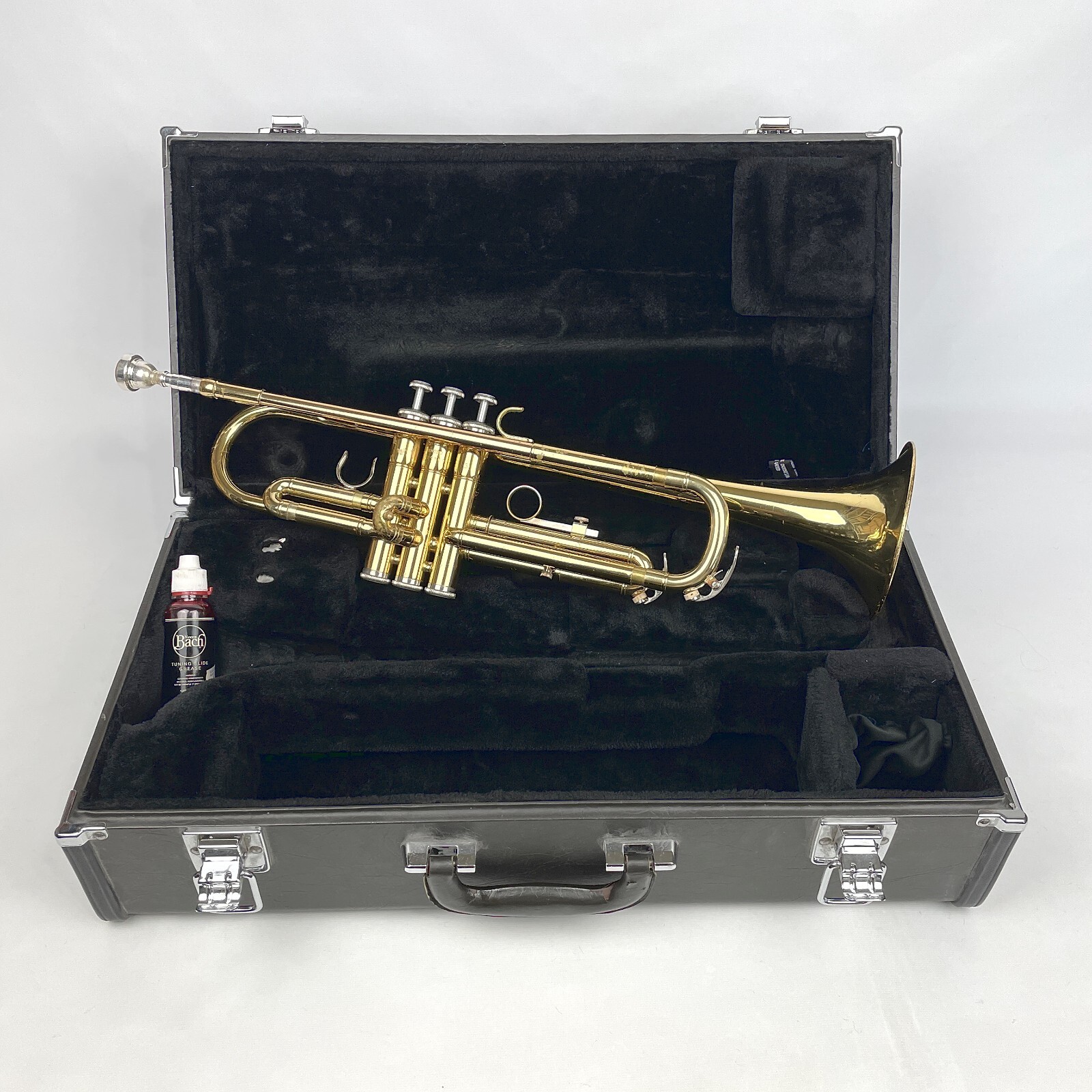 Yamaha YTR2330 Student Trumpet w/ Case & Mouthpiece & Grease CLEANED