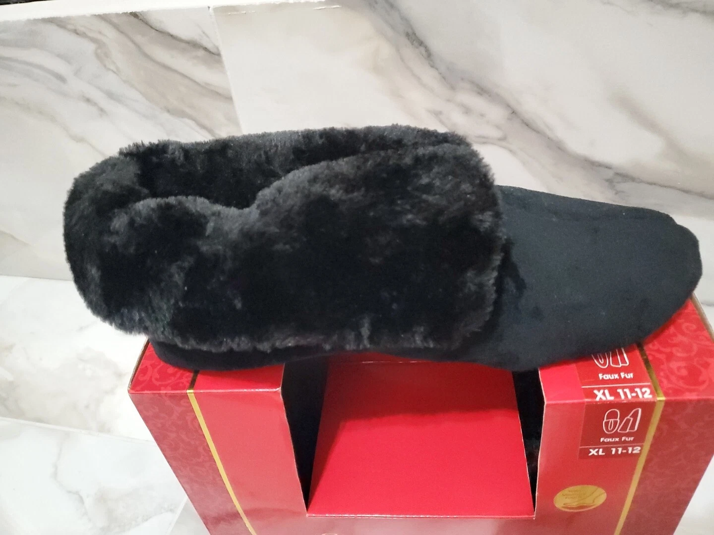 NIN CHARTER CLUB MEMORY FOAM SLIPPERS WOMENS BLACK XL 11-12 FAUX FUR IN/ OUTDOOR