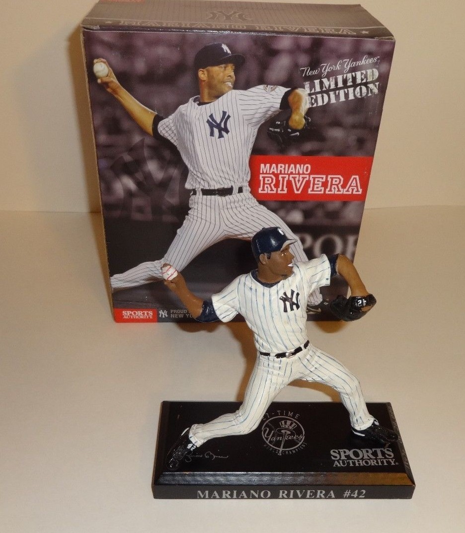 RARE NY YANKEES ~MARIANO RIVERA~ LIMITED EDITION FIGURINE