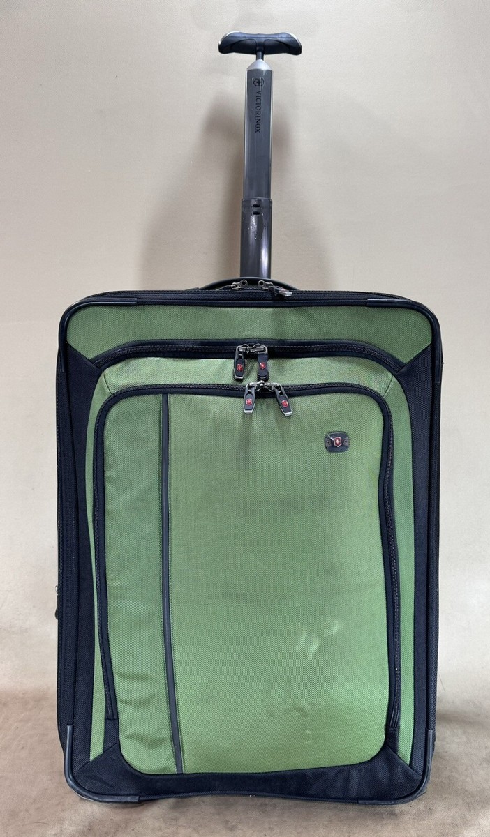Victorinox Werks Traveler 4.0 Upright 24” Expandable Suitcase