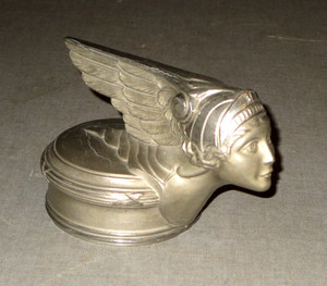 1928- BUICK -WINGED LADY GODDESS AUTOMOBILE-ORG HOOD ORNAMENT- RADIATOR CAP 4.5"
