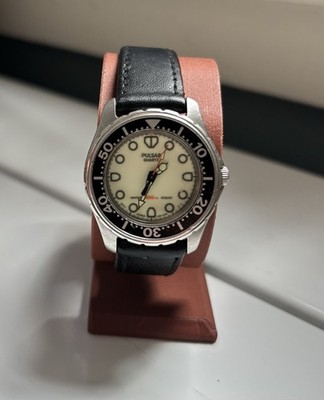 Vintage Pulsar Quartz 100M Diver Style Watch V501-6K40 Lume Dial