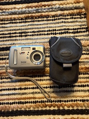 Kodak EasyShare CX7430 4MP Digital Camera Silver with Case