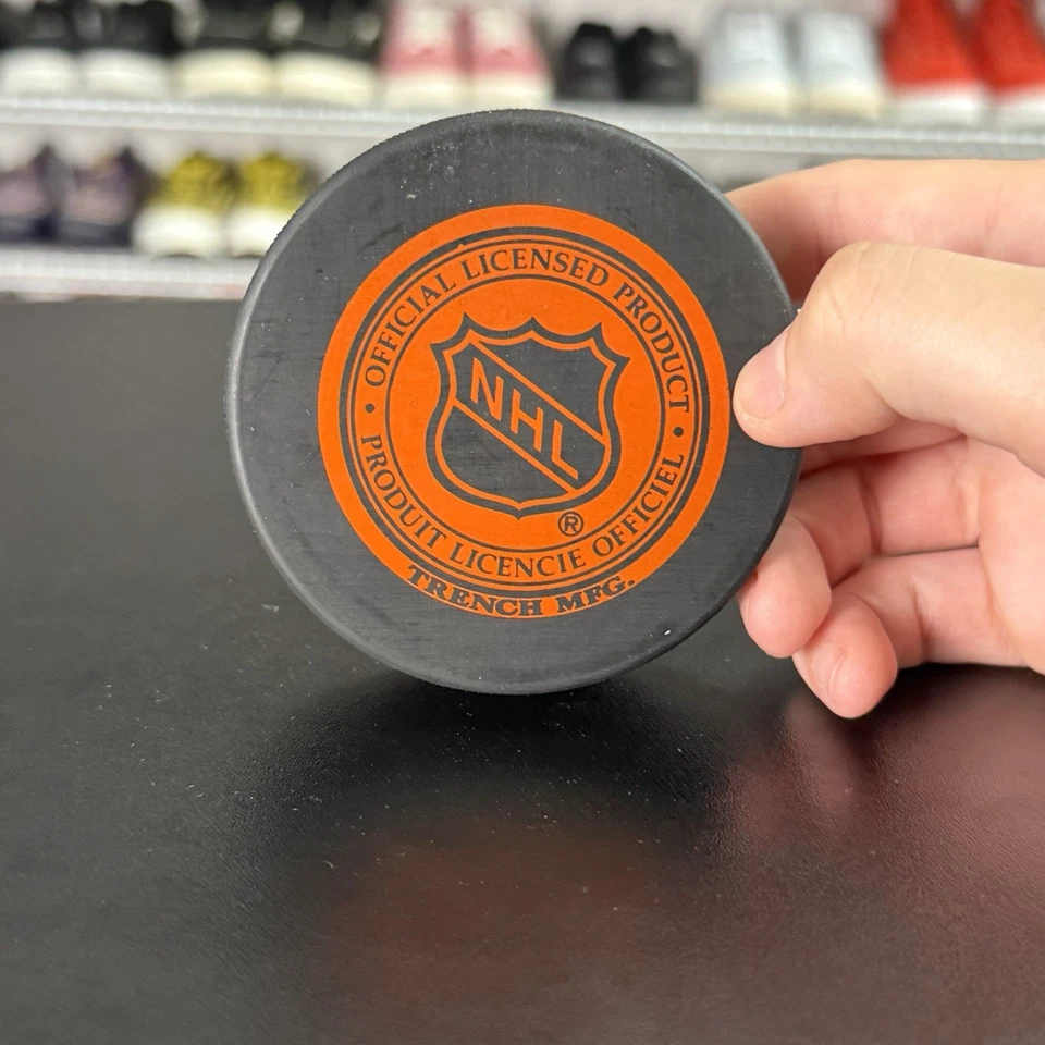 Gordie Howe Autographed Detroit Red Wings Hockey Puck HOF - Image 4 of 4