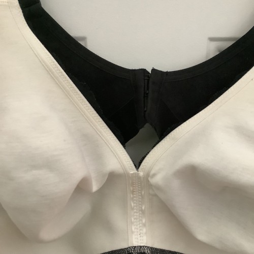 Cacique 46C Black & White Lace Wirefree Bra No-Wire - Picture 7 of 9