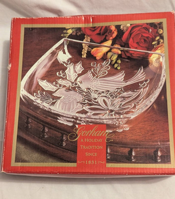 Gorham Christmas Cardinals 8'' Square Crystal Bowl Holiday Traditions Germany
