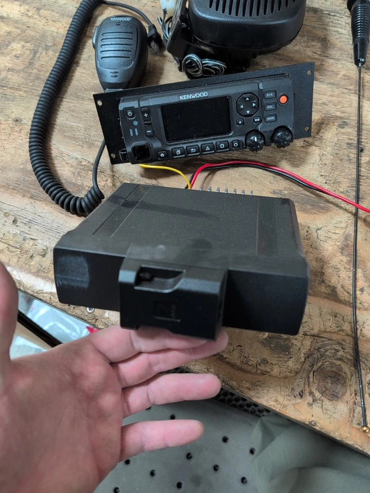 KENWOOD VHF DIGITAL NX-5700-K MOBILE RADIO W/HEAD SPEAKER ANTENNA NICE - Image 4 of 4