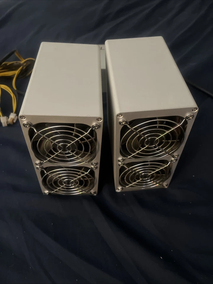 Goldshell Mini Doge Box Miner VoskCoin Tails Edition Set of 2 + PSU  - Image 3 of 3