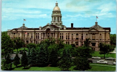 WYOMING STATE CAPITOL Cheyenne, WY - Postcard