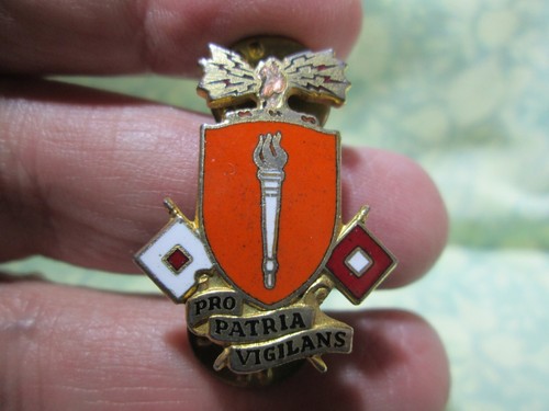 Pro Patria Vigilans Military Insignia Signal Corps Crest Lapel Pin - Army -/ 5D