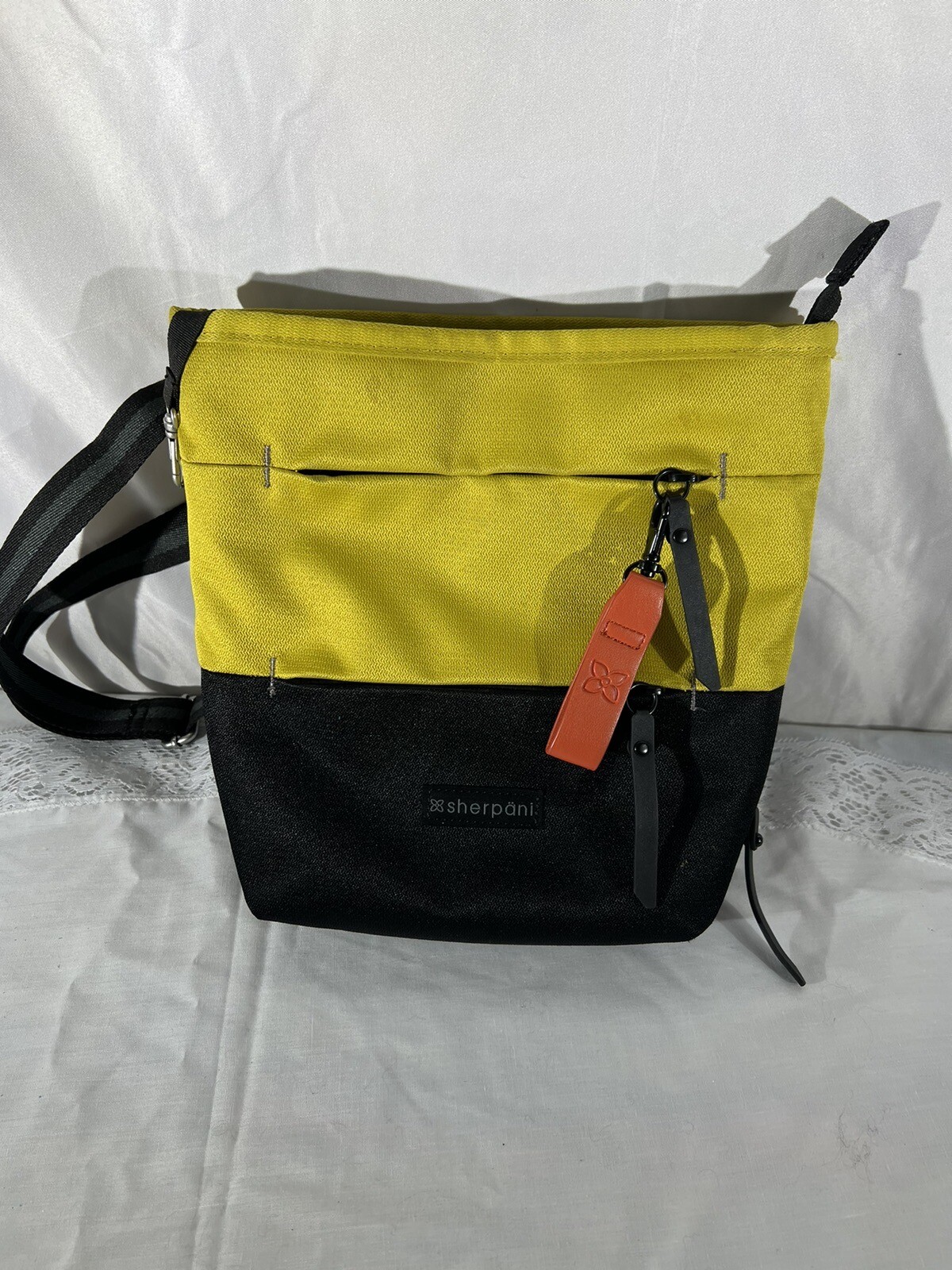 Sherpani Yellow And Black Crossbody Bag Gem