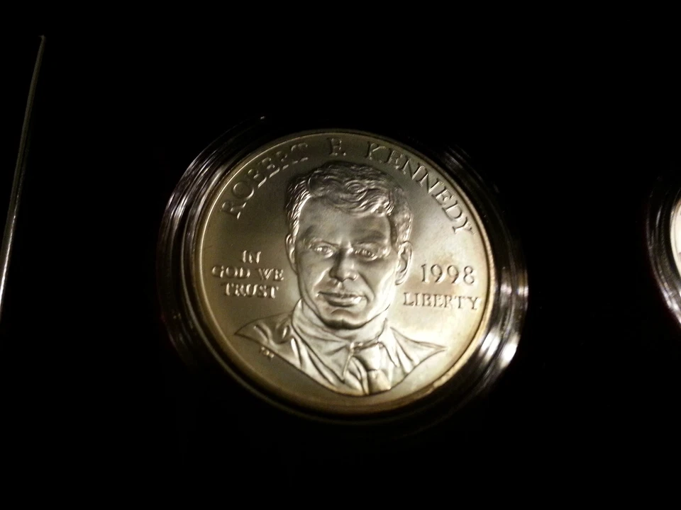 **RARE 1998 US Mint Silver Uncirculated Matte Kennedy Collector Set Box &COA - Image 2 of 4