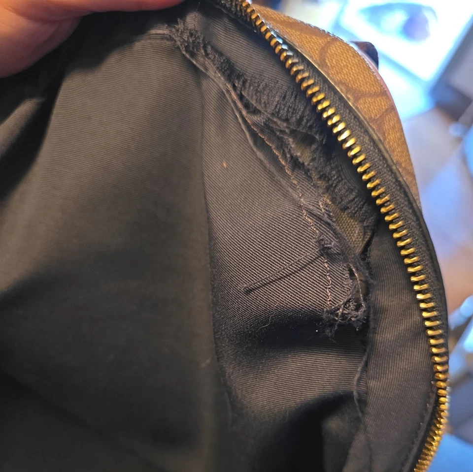 Cartera Mochila Coach Púrpura Floral Firma Lona Cuero Borde Foto 4 de 4