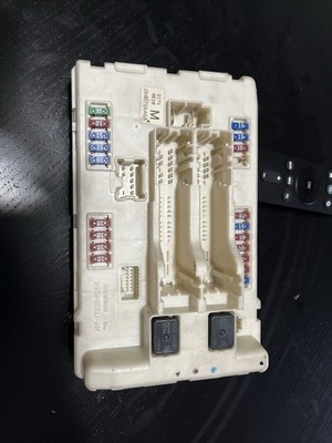 2008-2011 Nissan Murano Intelligent Power Supply Module IPDM Module 284B7-1AA0A