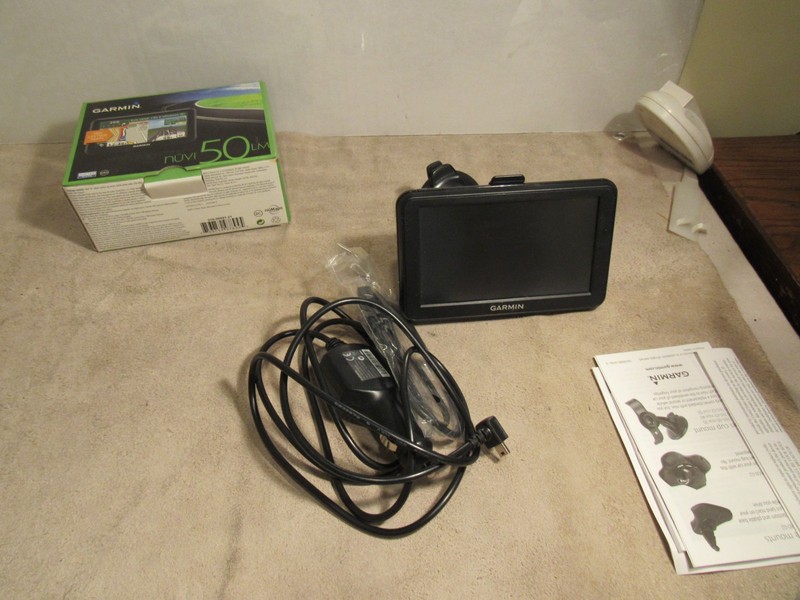 Garmin Nuvi 50LM Black 5" LCD Touch Screen GPS Navigation System Unit
