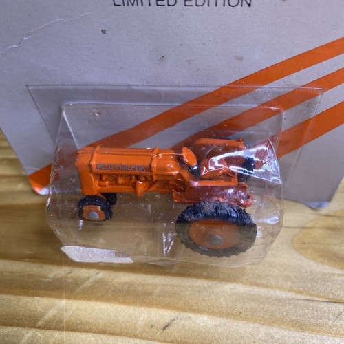 NEU AGCO Duetz Allis Chalmers MN Messe 1992 limitierte Auflage orange Traktor 1:64 - Bild 6 von 8