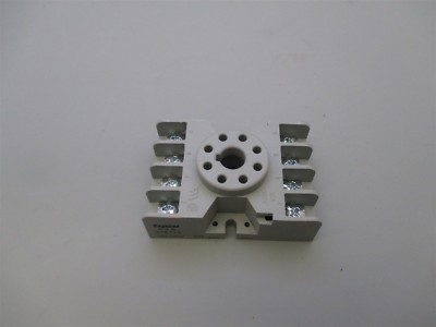 Tyco Electronics P&B 27E122 Lor of 5 