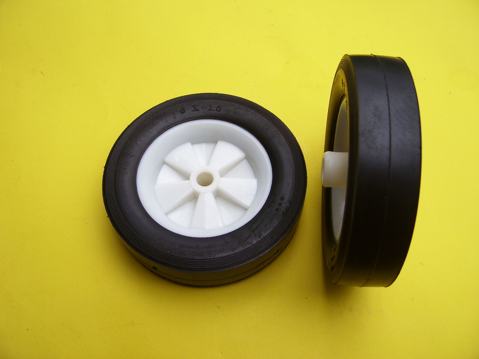 PAIR OF (2) LAWN BOY REPLACEMENT WHEELS 678636 (NEW) eBay