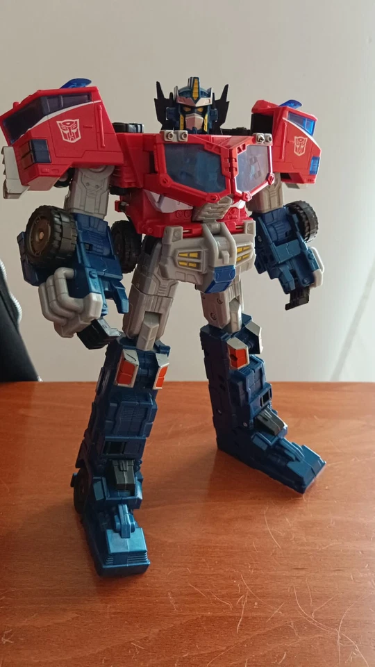 lotto transformers 2 Optimus Prime di due diverse serie vintage da recupero - Immagine 3 di 4